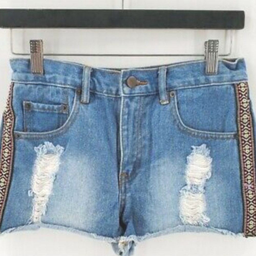 Forever 21 Distressed Denim Shorts Size US 31